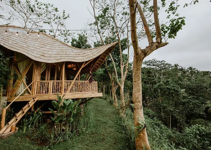 Bird Hills Bamboo House Lodge Karangasem