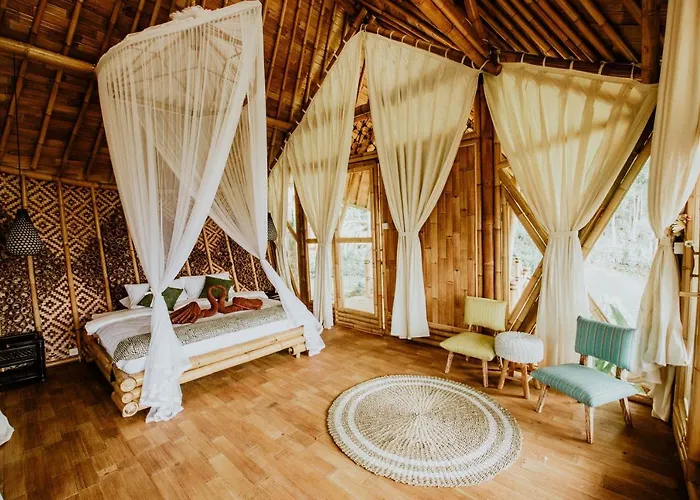 Bird Hills Bamboo House Lodge *