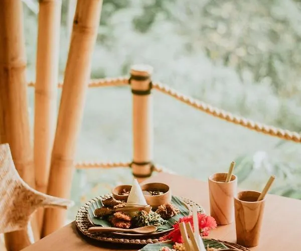 Lodge Bird Hills Bamboo House *