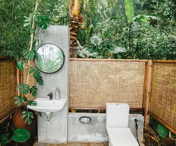 Bird Hills Bamboo House *