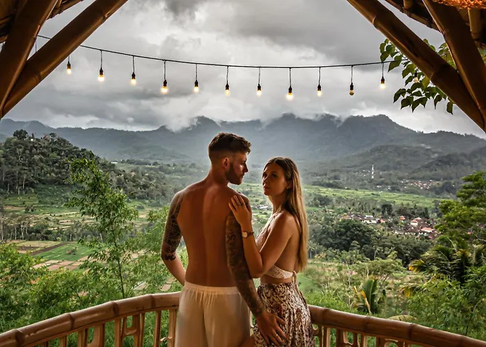 Bird Hills Bamboo House Lodge Karangasem