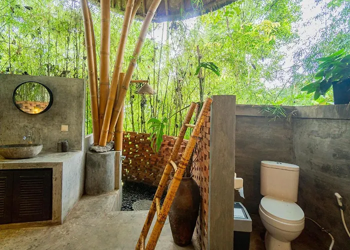 Bird Hills Bamboo House Lodge Karangasem